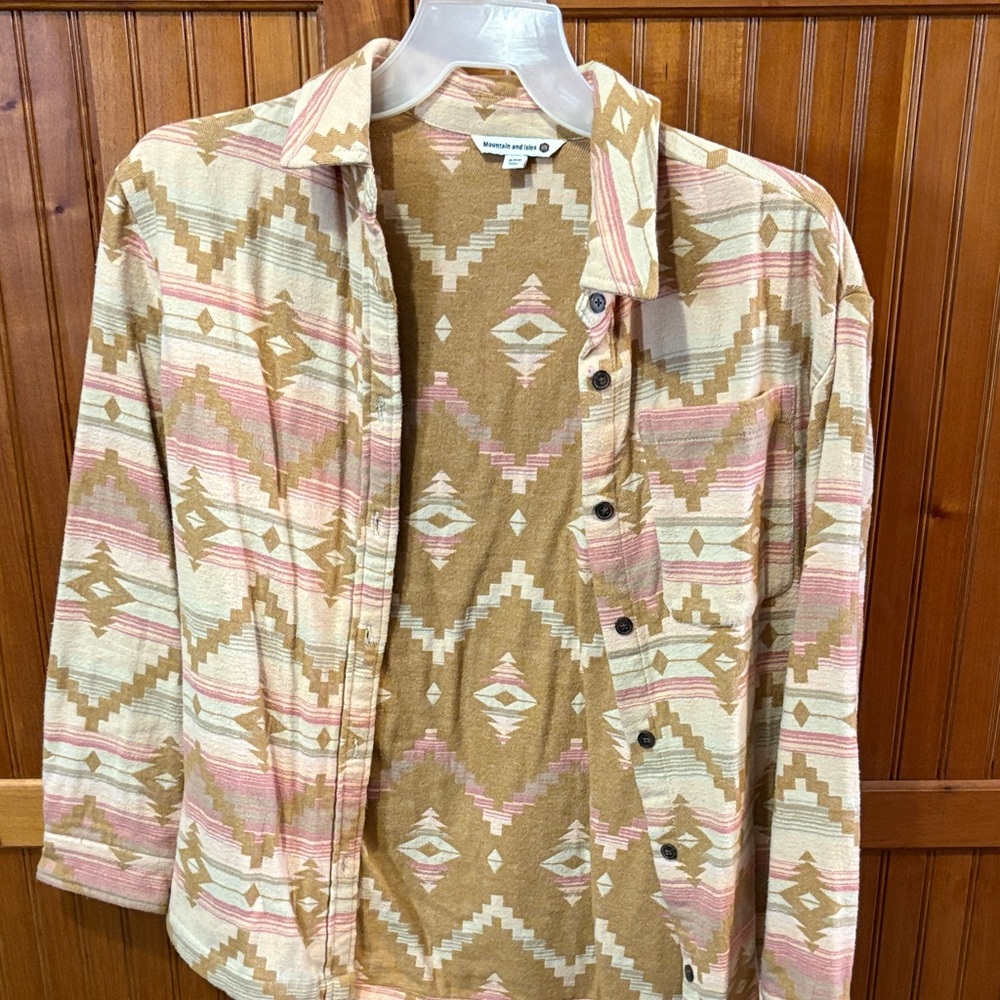 Geometric Patterned Button-Up Shirt